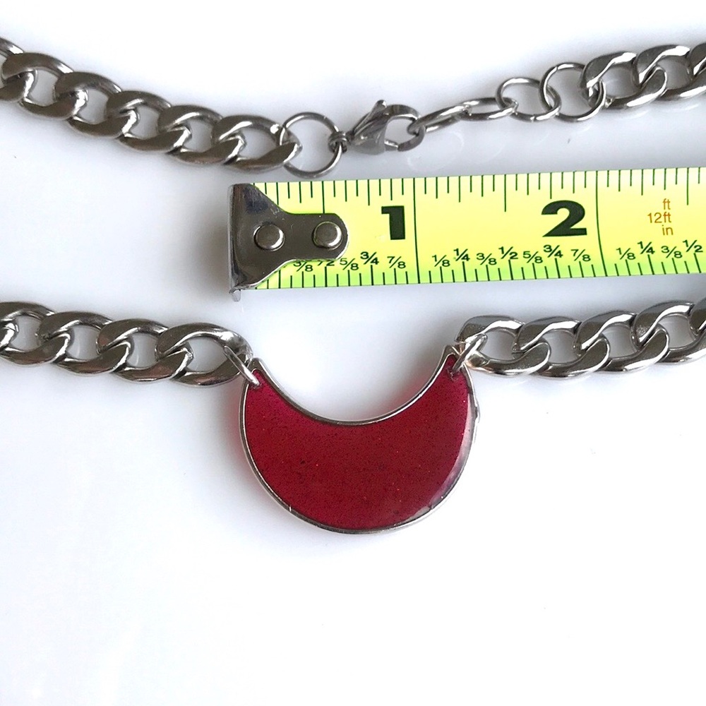 Red resin crecent moon thick steel goth choker - Picture 15 of 15